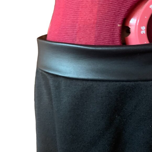 JOE B - A-Line Black Mini Skirt - faux leather details - X-large - Picture 4 of 8